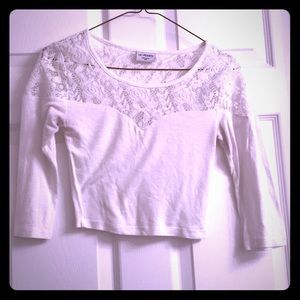White lace quarter sleeve crop top.